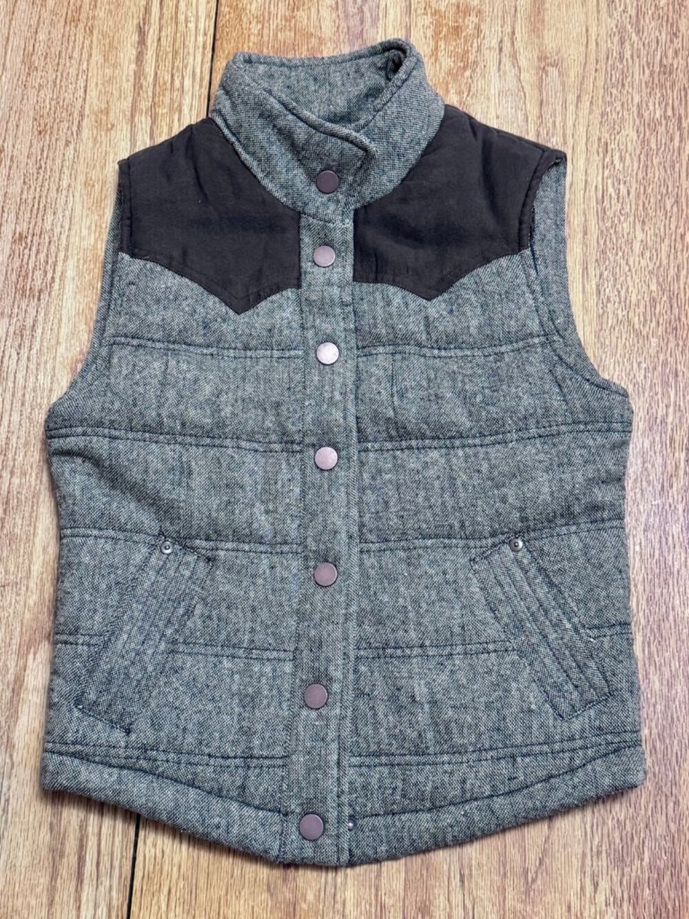 Quilted, puffer vest women's - size small